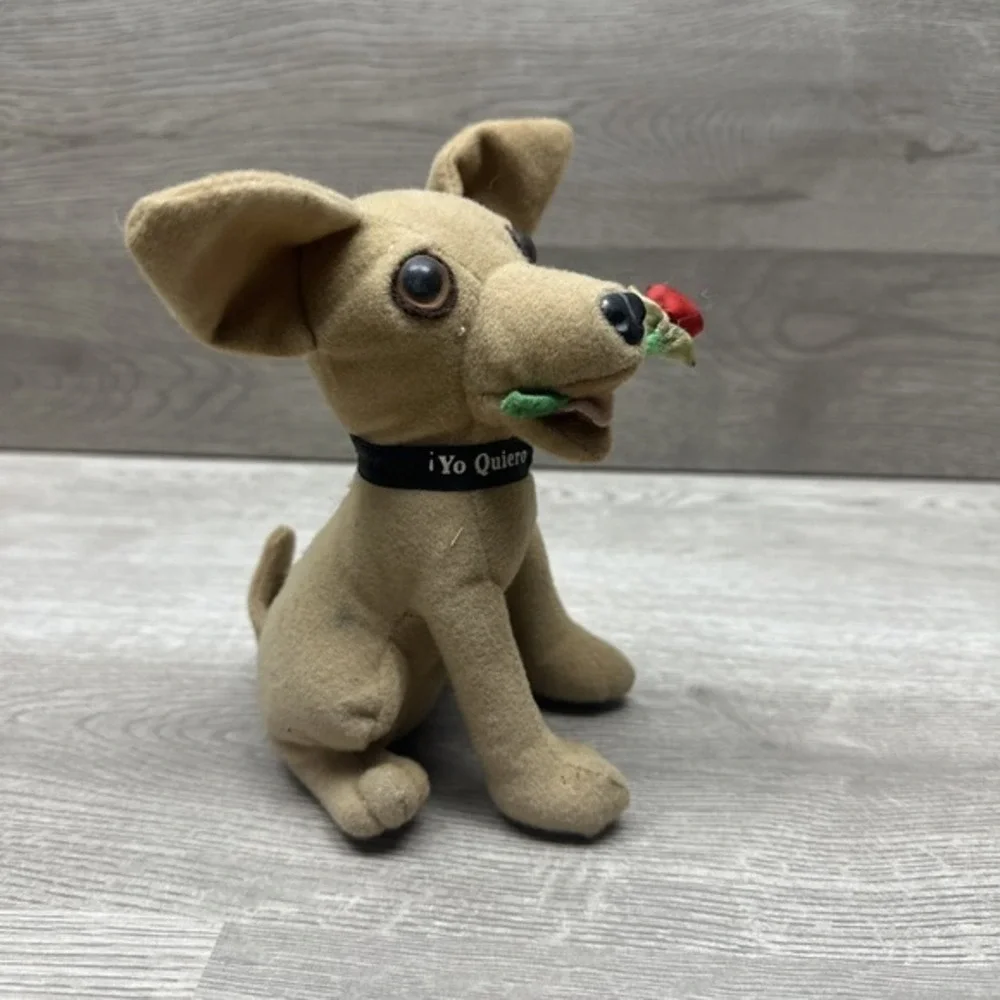 3 Vintage Taco Bell Chihuahua Plush Toys.‎ Do Not Talk. Three Plush Dogs. Nice!